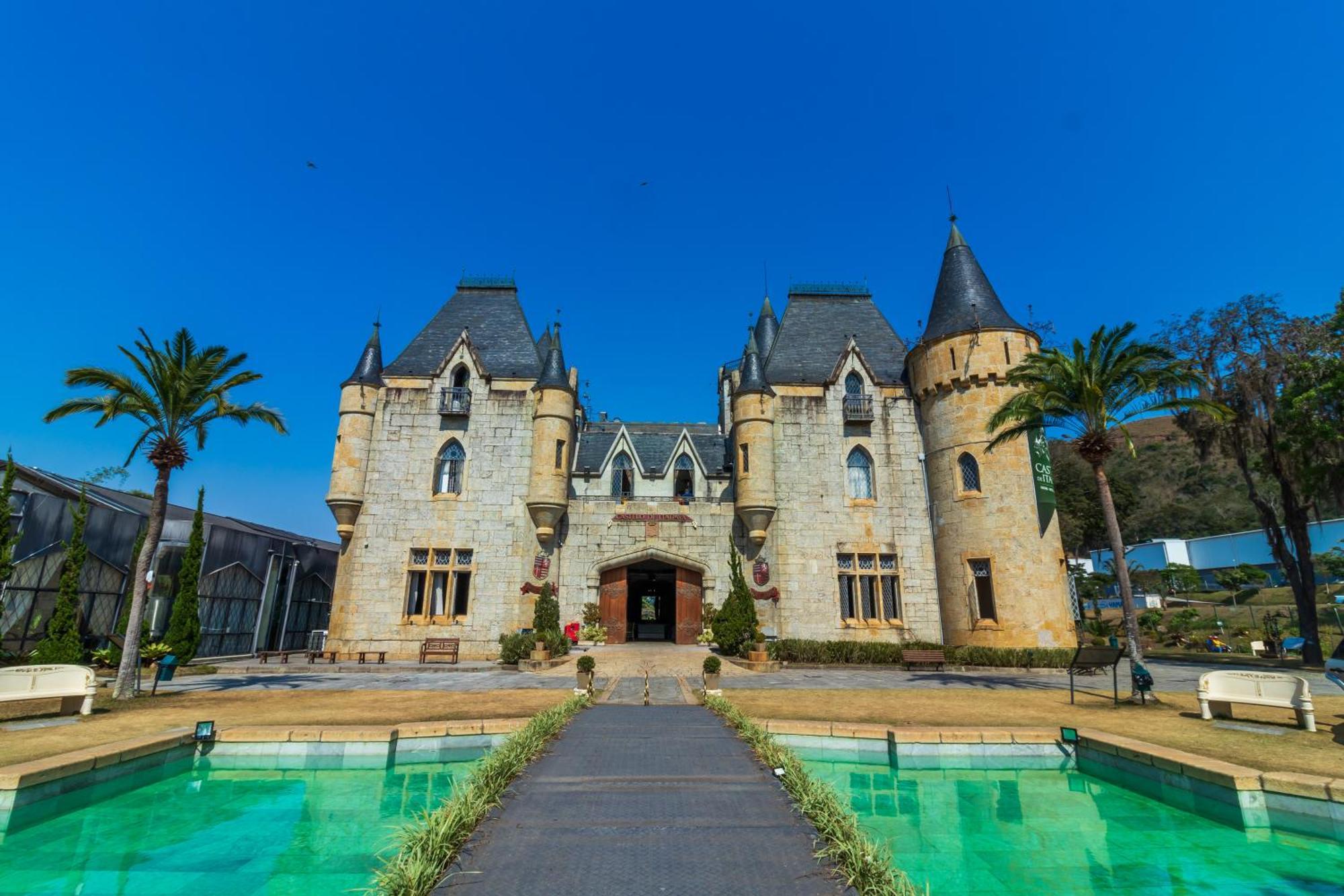 Castelo De Itaipava - Hotel, Eventos E Gastronomia エクステリア 写真